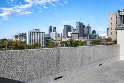 Купить кондоминиум в Майами, Флорида 1 спальня, 63.64м2, № 2050946 - фото 15