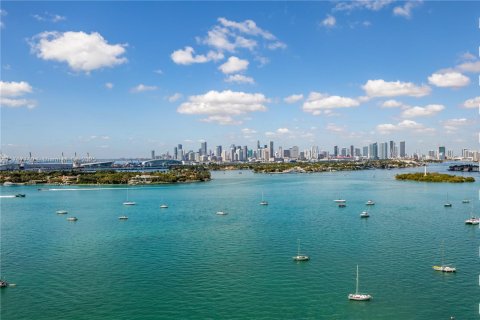 Condominio en venta en Miami Beach, Florida, 2 dormitorios, 128.58 m2 № 1700820 - foto 3