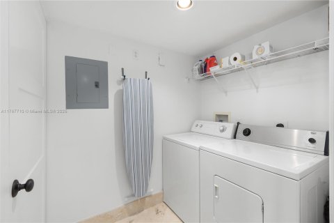 Condominio en venta en Miami Beach, Florida, 2 dormitorios, 128.58 m2 № 1700820 - foto 28