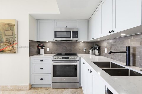 Condominio en venta en Miami Beach, Florida, 2 dormitorios, 128.58 m2 № 1700820 - foto 18