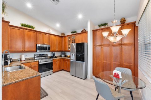 Купить виллу или дом в Корал-Спрингс, Флорида 9 комнат, 168.9м2, № 2420772 - фото 6