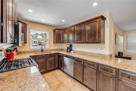 Villa ou maison à vendre à New Smyrna Beach, Floride: 4 chambres, 180.23 m2 № 1798641 - photo 24
