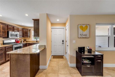 Villa ou maison à vendre à New Smyrna Beach, Floride: 4 chambres, 180.23 m2 № 1798641 - photo 15