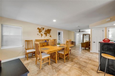 Villa ou maison à vendre à New Smyrna Beach, Floride: 4 chambres, 180.23 m2 № 1798641 - photo 17