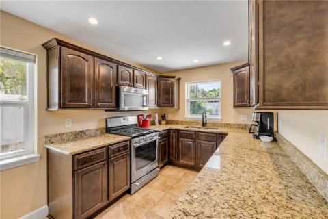 Villa ou maison à vendre à New Smyrna Beach, Floride: 4 chambres, 180.23 m2 № 1798641 - photo 22
