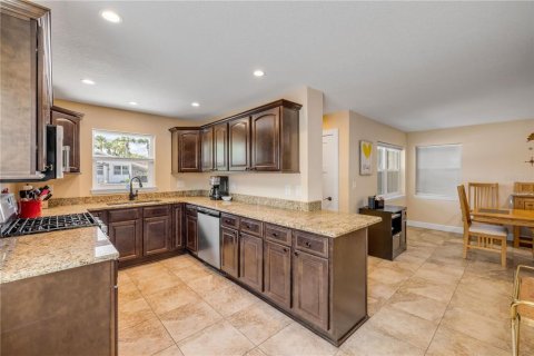Villa ou maison à vendre à New Smyrna Beach, Floride: 4 chambres, 180.23 m2 № 1798641 - photo 23