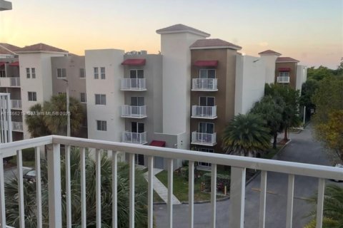 Condominio en venta en Cutler Bay, Florida, 1 dormitorio, 58.06 m2 № 1928099 - foto 10