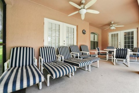 House in Clermont, Florida 5 bedrooms, 215.9 sq.m. № 1819529 - photo 8