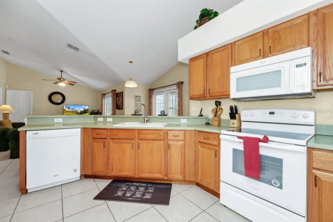House in Clermont, Florida 5 bedrooms, 215.9 sq.m. № 1819529 - photo 23