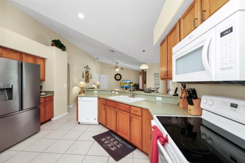 House in Clermont, Florida 5 bedrooms, 215.9 sq.m. № 1819529 - photo 22