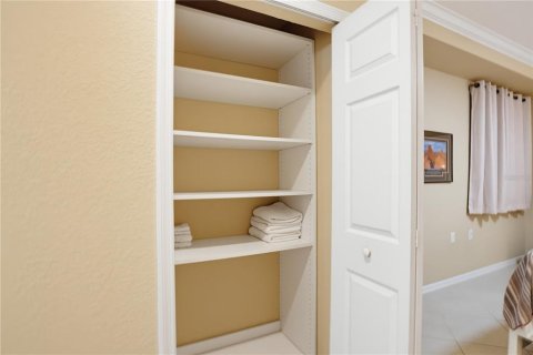 Condo in Bradenton, Florida, 2 bedrooms № 2200393 - photo 18