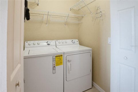 Condo in Bradenton, Florida, 2 bedrooms № 2200393 - photo 25