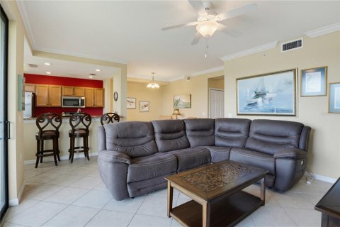 Condo in Bradenton, Florida, 2 bedrooms № 2200393 - photo 12
