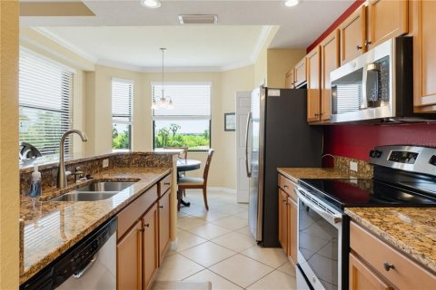 Condo in Bradenton, Florida, 2 bedrooms № 2200393 - photo 10