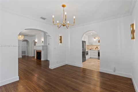 Casa en venta en Coral Gables, Florida, 3 dormitorios, 265.24 m2 № 1941601 - foto 14