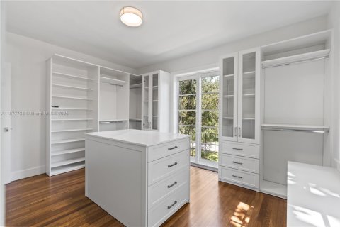 Casa en venta en Coral Gables, Florida, 3 dormitorios, 265.24 m2 № 1941601 - foto 29