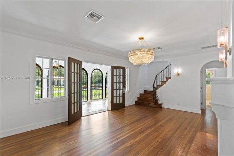 Casa en venta en Coral Gables, Florida, 3 dormitorios, 265.24 m2 № 1941601 - foto 10