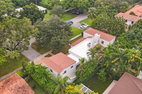 Casa en venta en Coral Gables, Florida, 3 dormitorios, 265.24 m2 № 1941601 - foto 4