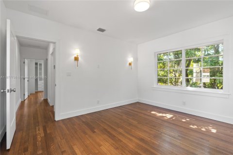Casa en venta en Coral Gables, Florida, 3 dormitorios, 265.24 m2 № 1941601 - foto 25
