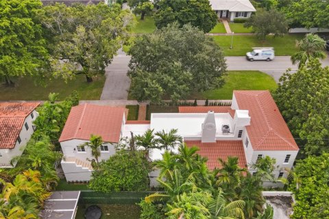 Casa en venta en Coral Gables, Florida, 3 dormitorios, 265.24 m2 № 1941601 - foto 6