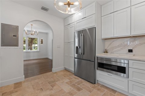 Casa en venta en Coral Gables, Florida, 3 dormitorios, 265.24 m2 № 1941601 - foto 19