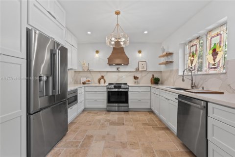Casa en venta en Coral Gables, Florida, 3 dormitorios, 265.24 m2 № 1941601 - foto 17