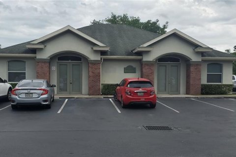 Propiedad comercial en alquiler en Lutz, Florida, 289.11 m2 № 1826367 - foto 1