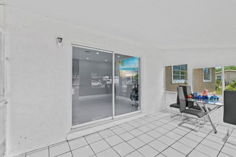 Casa en venta en Fort Lauderdale, Florida, 4 dormitorios, 130.99 m2 № 2249299 - foto 25