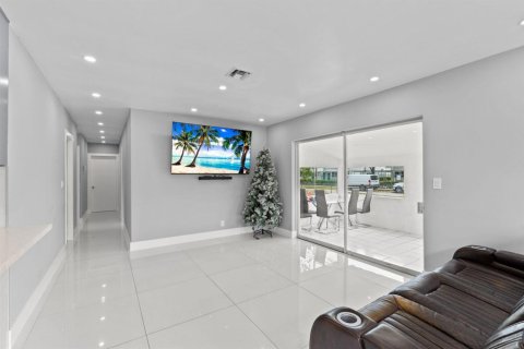 Casa en venta en Fort Lauderdale, Florida, 4 dormitorios, 130.99 m2 № 2249299 - foto 7