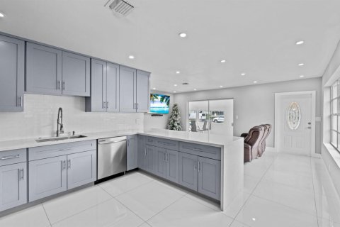 Casa en venta en Fort Lauderdale, Florida, 4 dormitorios, 130.99 m2 № 2249299 - foto 9