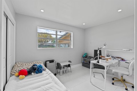 Casa en venta en Fort Lauderdale, Florida, 4 dormitorios, 130.99 m2 № 2249299 - foto 19
