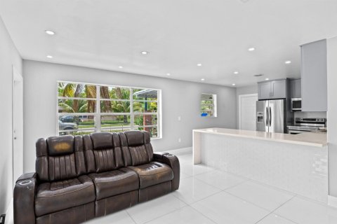 Casa en venta en Fort Lauderdale, Florida, 4 dormitorios, 130.99 m2 № 2249299 - foto 6