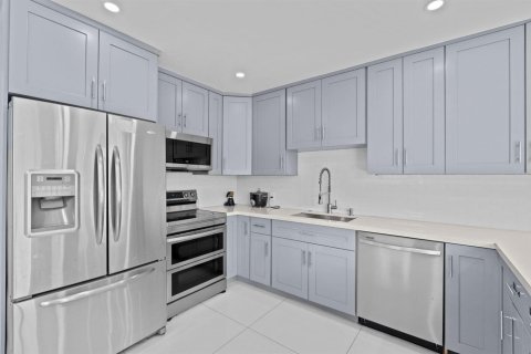 Casa en venta en Fort Lauderdale, Florida, 4 dormitorios, 130.99 m2 № 2249299 - foto 12