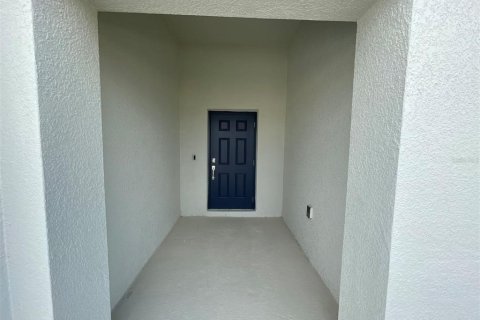Villa ou maison à louer à Haines City, Floride: 4 chambres, 171.68 m2 № 2102901 - photo 2