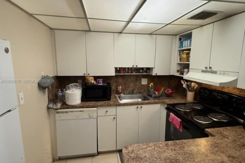 Copropriété à vendre à Lauderhill, Floride: 1 chambre, 74.32 m2 № 2090763 - photo 4