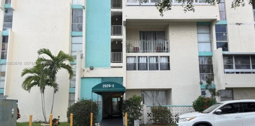 Condo à Lauderhill, Floride, 1 chambre  № 2090763