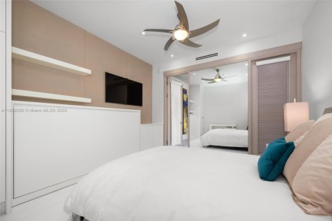 Condo in Bal Harbour, Florida, 2 bedrooms  № 1808961 - photo 19
