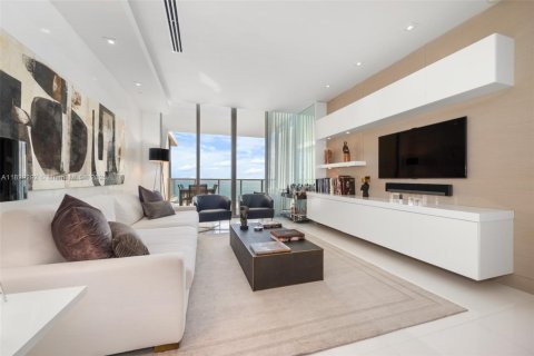 Condo in Bal Harbour, Florida, 2 bedrooms  № 1808961 - photo 11