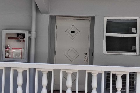 Condo in Hallandale Beach, Florida, 1 bedroom  № 2178844 - photo 11