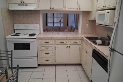 Condo in Hallandale Beach, Florida, 1 bedroom  № 2178844 - photo 21