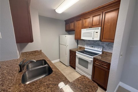 Copropriété à louer à Lakewood Ranch, Floride: 2 chambres, 100.33 m2 № 2195340 - photo 14