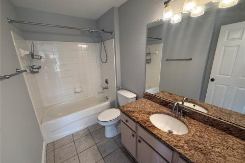 Copropriété à louer à Lakewood Ranch, Floride: 2 chambres, 100.33 m2 № 2195340 - photo 10