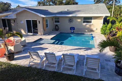 Villa ou maison à vendre à Bradenton, Floride: 4 chambres, 176.89 m2 № 2092678 - photo 4