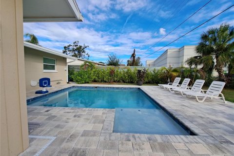 Villa ou maison à vendre à Bradenton, Floride: 4 chambres, 176.89 m2 № 2092678 - photo 12