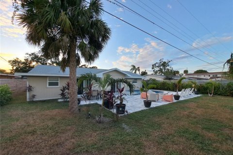 Villa ou maison à vendre à Bradenton, Floride: 4 chambres, 176.89 m2 № 2092678 - photo 9