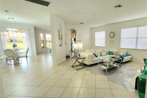 Casa en venta en Port St. Lucie, Florida, 3 dormitorios, 179.02 m2 № 2189186 - foto 4