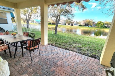 Casa en venta en Port St. Lucie, Florida, 3 dormitorios, 179.02 m2 № 2189186 - foto 2