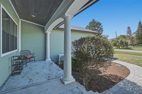 House in Chuluota, Florida 3 bedrooms, 167.04 sq.m. № 2199034 - photo 6