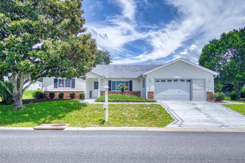 House in Summerfield, Florida 3 bedrooms, 163.51 sq.m. № 1732318 - photo 1