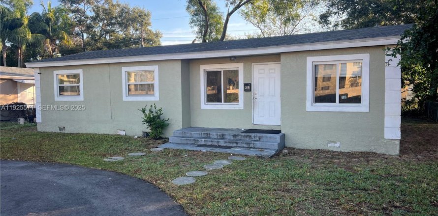 Дом в Форт-Лодердейл, Флорида 3 спальни, 91.79м2 № 1984045